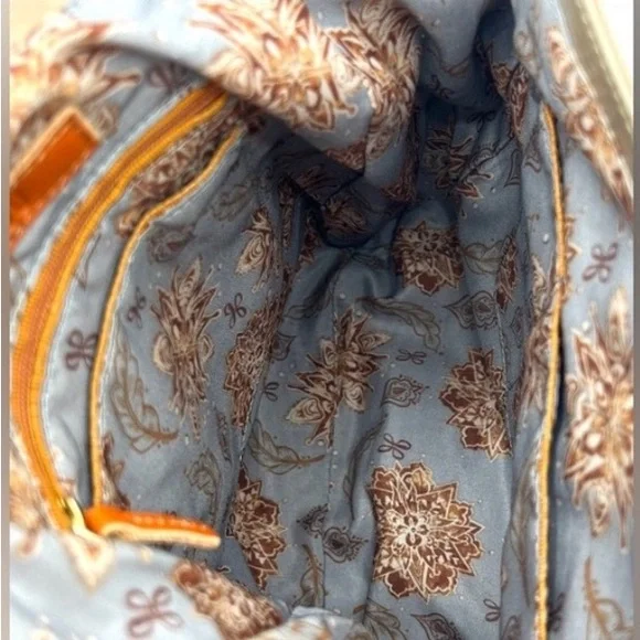 Hobo Bridge Convertable Leather Backpack/Messenger Bag - Picture 10 of 15